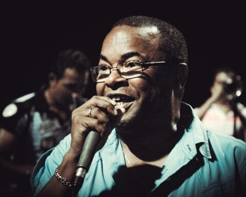 Adalberto Álvarez, figura cimera del son y la música cubana en general. Foto: Kaloian / Archivo.