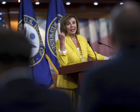 La líder de la Cámara de Representantes, Nancy Pelosi, en una rueda de prensa el jueves.