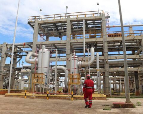 US extends liquefied gas export permit to Venezuela
