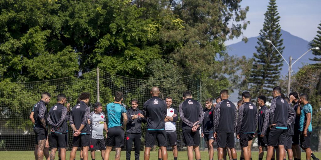 Vasco faces Criciúma with four absences in the starting lineup