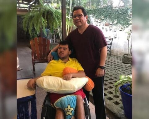 Verónica Chávez: We continue to ask that Miguelito be allowed to see his father