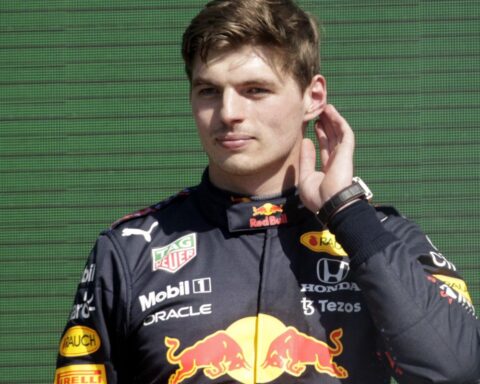 Verstappen wins French GP and takes the lead in Formula 1