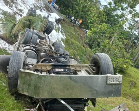 [Video] Spectacular accident on the Medellín - Bogotá highway leaves at least three dead