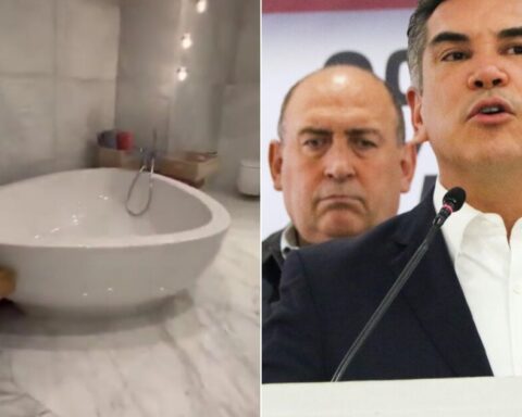 Video shows alleged bathroom inside the residence of Alejandro Moreno