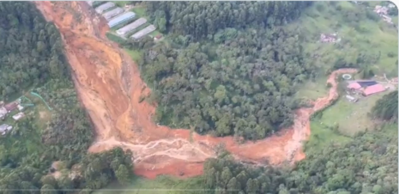 [Videos] Impressive images of the landslide that leaves two dead in San Antonio, Medellín