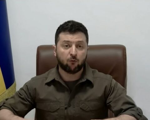 Volodymyr Zelensky asked to have a conversation with Lacalle Pou