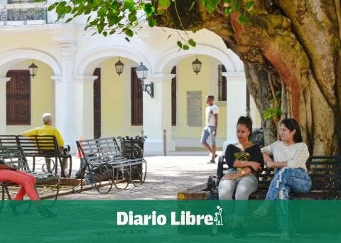 What ECLAC report says about the DR pension system