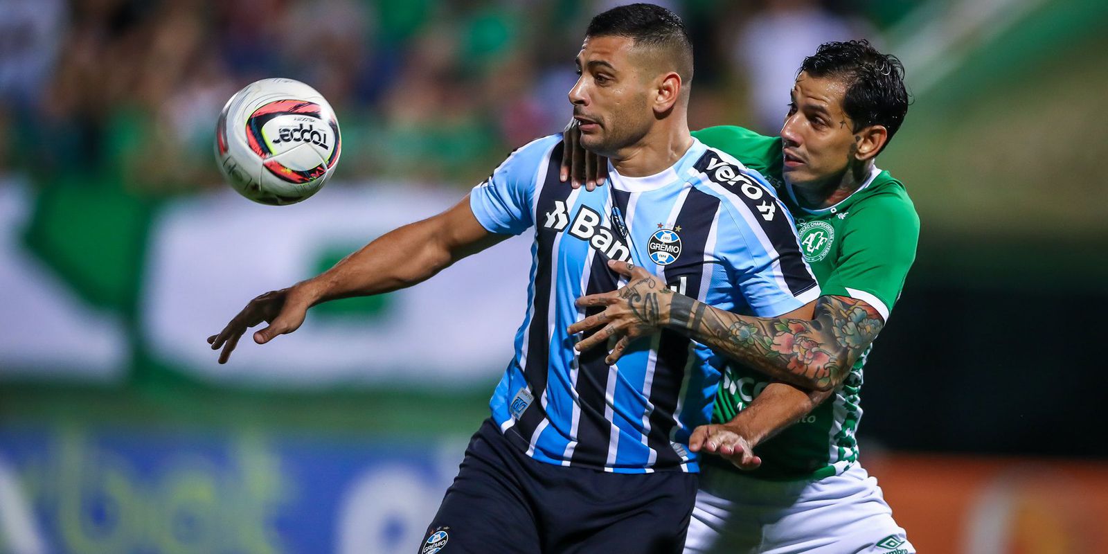 With one less, Grêmio holds a draw with Chapecoense for Serie B