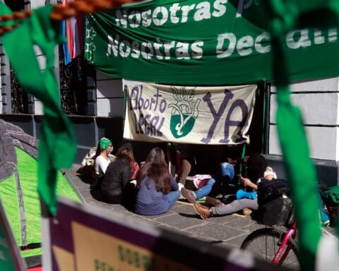 With protection, 94 women seek to decriminalize abortion in Quintana Roo