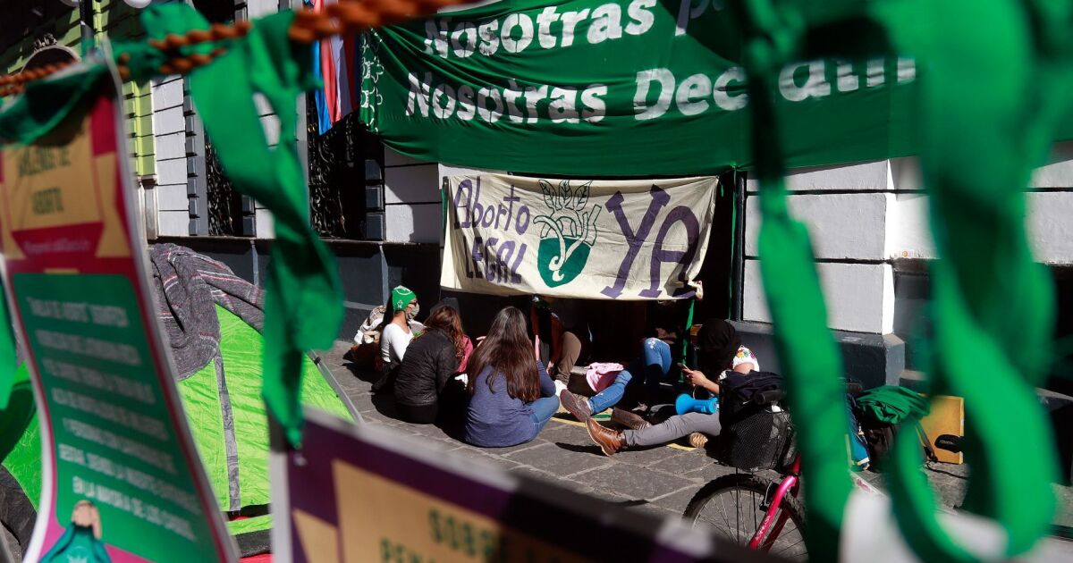 With protection, 94 women seek to decriminalize abortion in Quintana Roo
