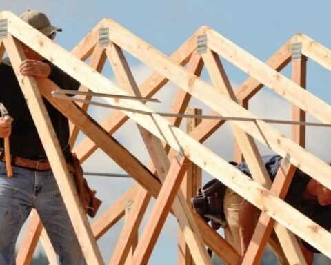 Wood as a housing construction material: what are its benefits?
