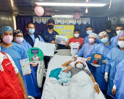 Young woman from Loreto gives birth in an emergency on board the Yavarí river unit