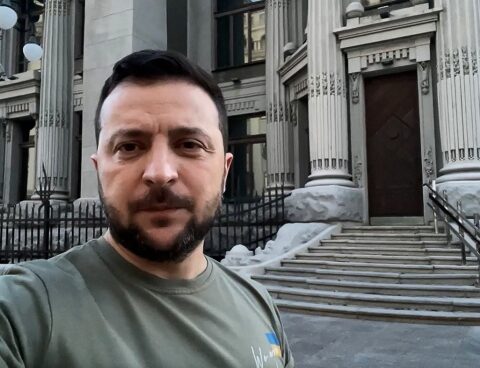 Zelensky asks for a "special court" for "war crimes"