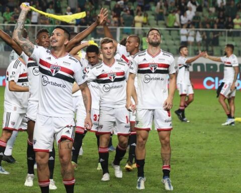 1-2: Sao Paulo, fourth semi-finalist