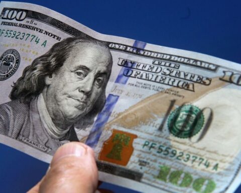 Dollar today: how much foreign currencies are trading this Monday, August 15