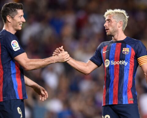 El Barcelona gana 4-0 al Real Valladolid con doblete de Lewandowski