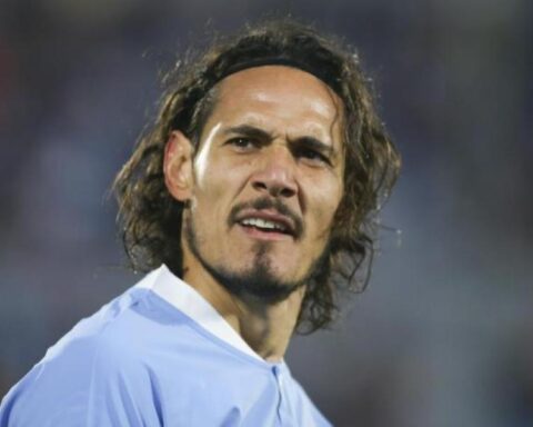 180 degree turn in Cavani's future