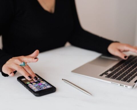 El 39% de Mipymes usa el celular para negocios