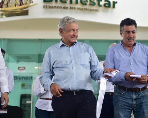 AMLO: Navy company will control two airports and a port in Sonora