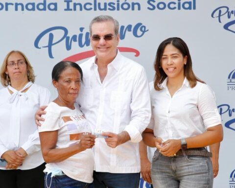 Abinader afirma el Gobierno ha duplicado la inversión en programas sociales