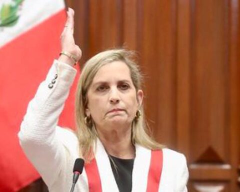 Alva refuses to integrate commissions of Andean Peoples and Science and Technology