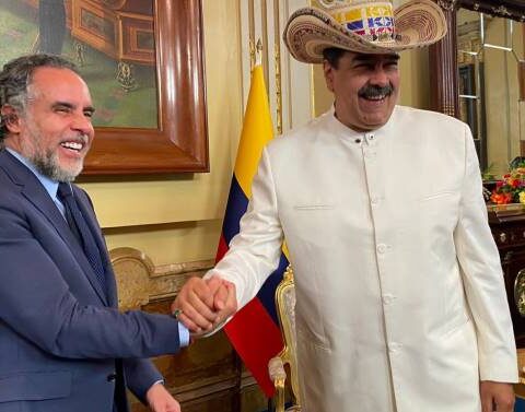 Ambassador Benedetti presented his credentials to Nicolás Maduro