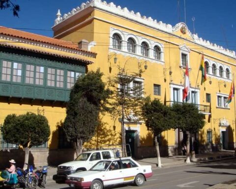 Ambulance case: deposits to cover the guarantee ticket were made a month before the governor of Potosí was charged