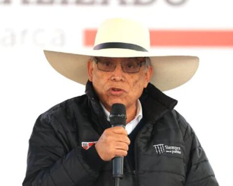 Aníbal Torres denies that he wants to close Congress: "The coup comes from the other side"