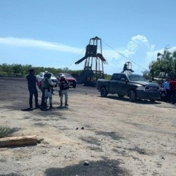 Army and brigade members work to rescue trapped miners in Sabinas, Coahuila