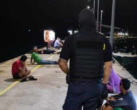 Aruba Coast Guard intercepted boat with 22 Venezuelans