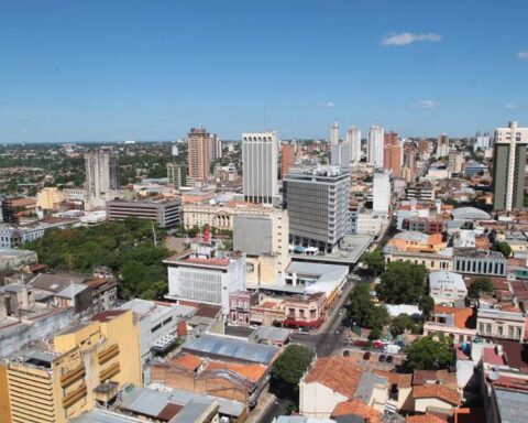 Asunción celebrates 485 years between neglect and decadence, but still has hope of return
