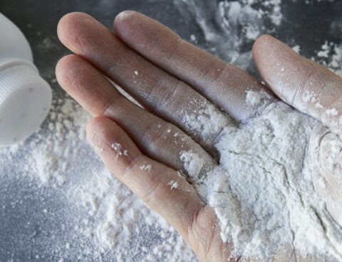 Baby powder denounced for causing cancer withdrawn from world markets