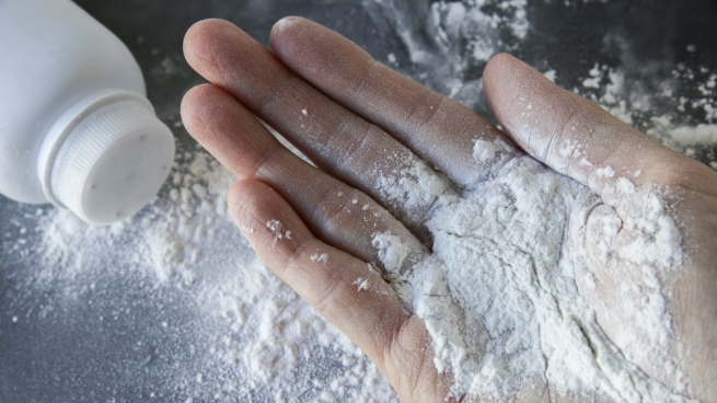 Baby powder denounced for causing cancer withdrawn from world markets