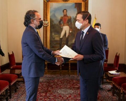 Benedetti accredited as Colombian ambassador in Caracas