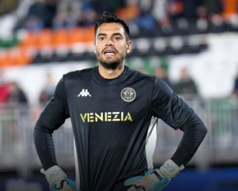 Boca Juniors sign Argentine goalkeeper Sergio Romero