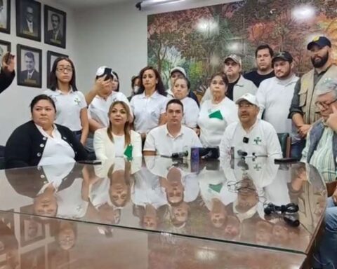 Calvo regrets that the Government sends two ministers to violate the right to civic strike