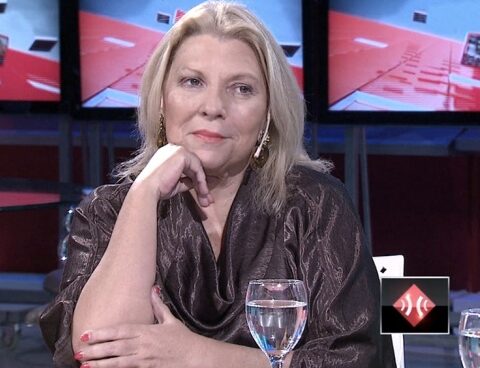 Carrió pointed to "imbeciles" they don't understand her and said she came to "bring fire and division"