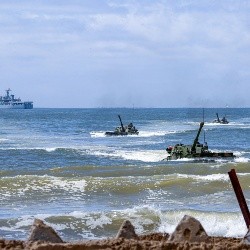 China holds new military exercises as US lawmakers visit Taiwan