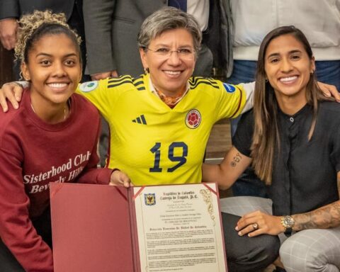 Claudia López gave recognition to the Colombian Women's National Team