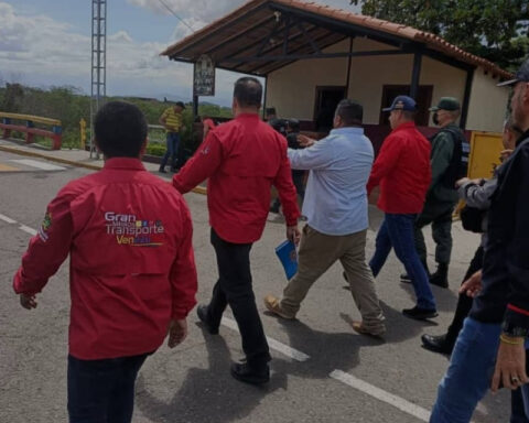 Colombia-Venezuela binational bridges were inspected by the Minister of Transportation