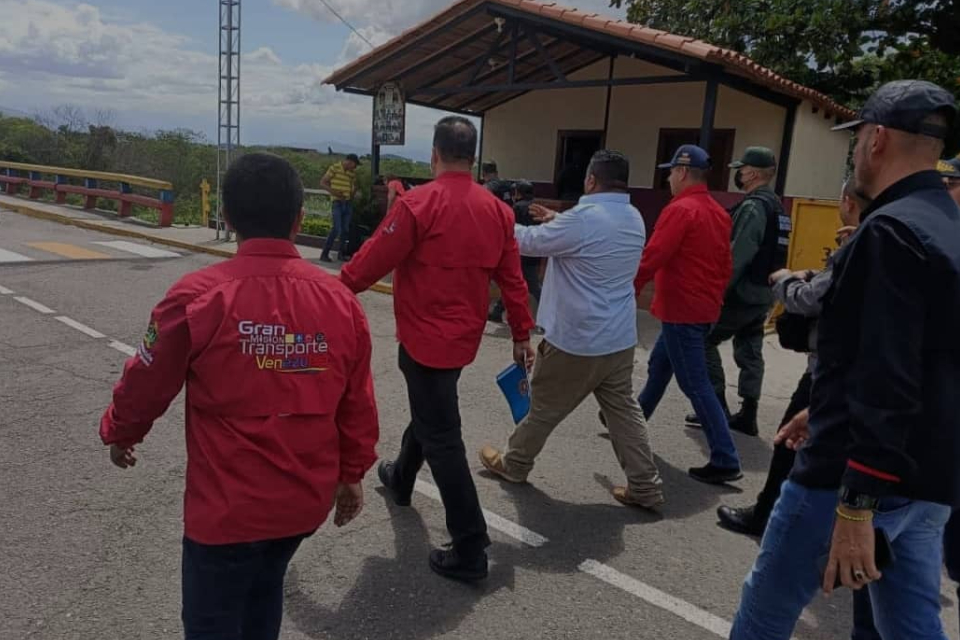 Colombia-Venezuela binational bridges were inspected by the Minister of Transportation