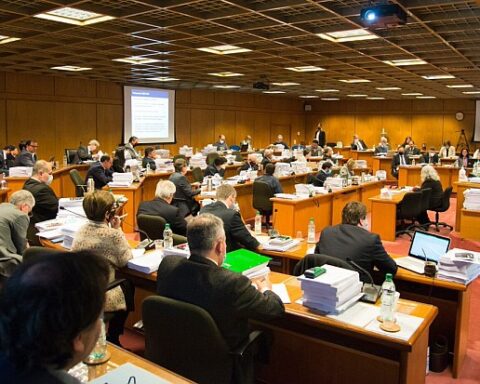 Commission voted Accountability with the support of the coalition