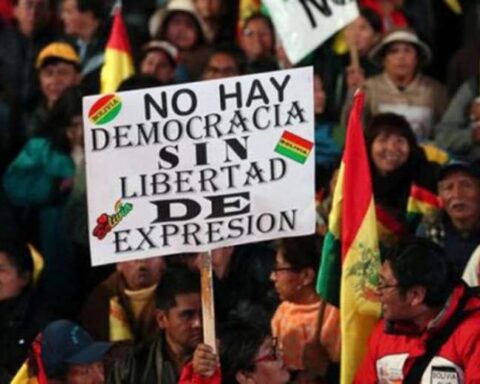 Community Citizen asks to cease hostility to the media that are not in line with the Government