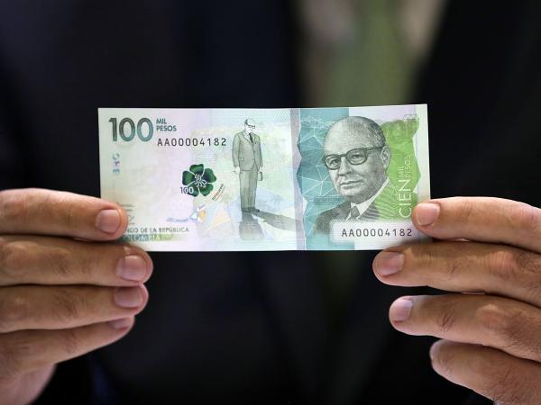 Complaints for counterfeiting $100,000 bills grow