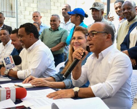 Inician por RD$120 millones construcción de 50 viviendas