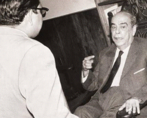 Conversing with Rómulo Gallegos