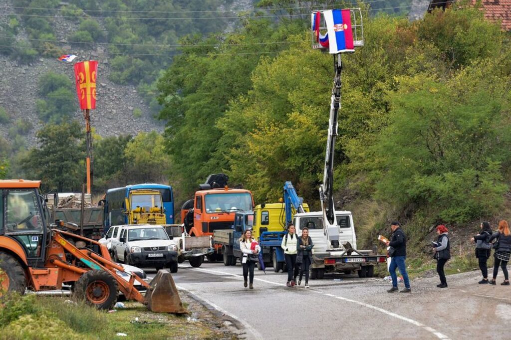 La frontera entre Serbia y Kosovo está bloqueada desde el pasado fin de semana. Foto: Elena Belgof / Reuters.