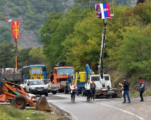La frontera entre Serbia y Kosovo está bloqueada desde el pasado fin de semana. Foto: Elena Belgof / Reuters.