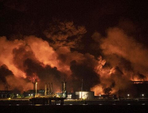 Cuba: a third oil tank collapsed and they fear that the fire will continue to spread