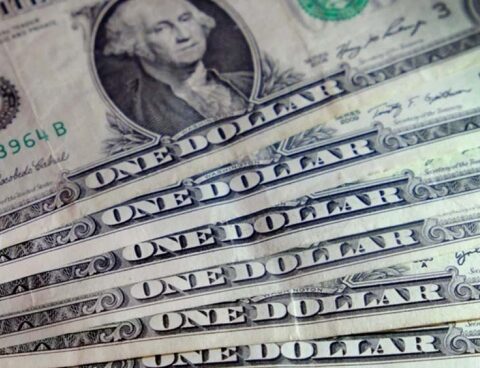 Cuba begins to sell dollars to generate an exchange market